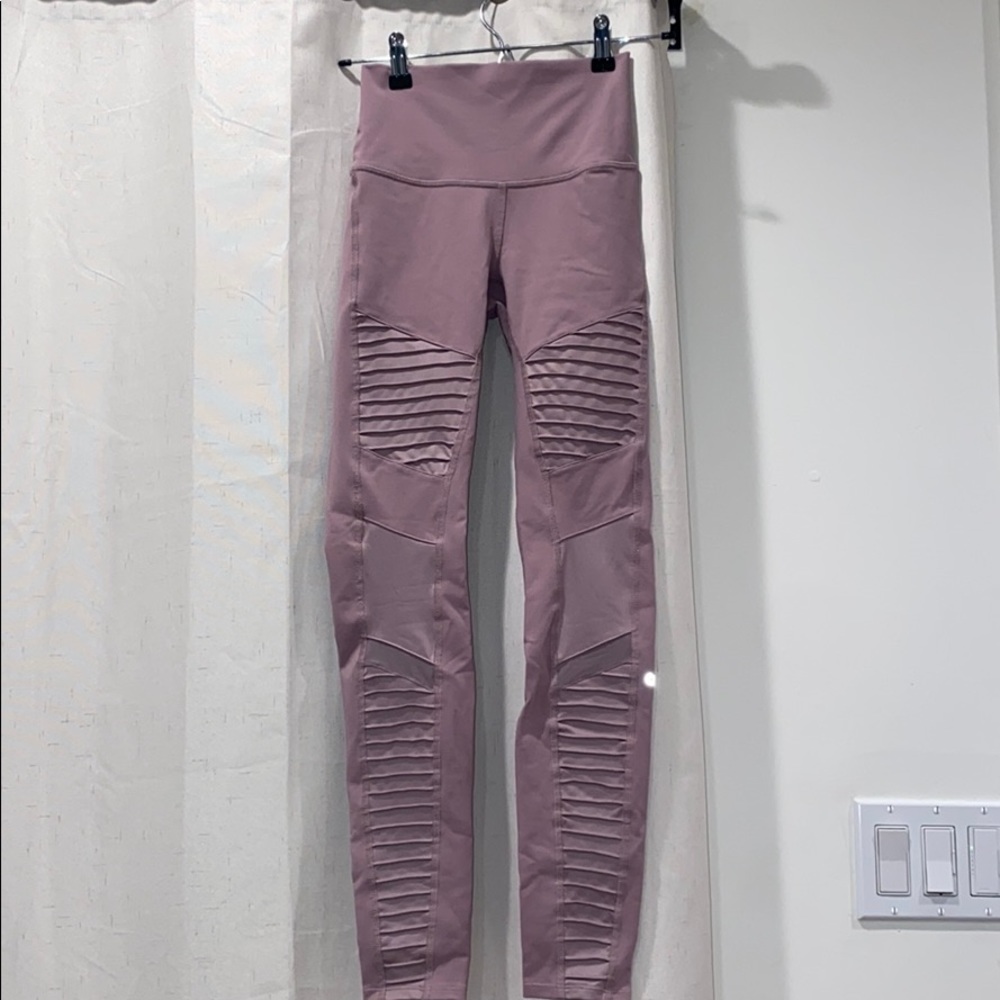 Alo Leggings